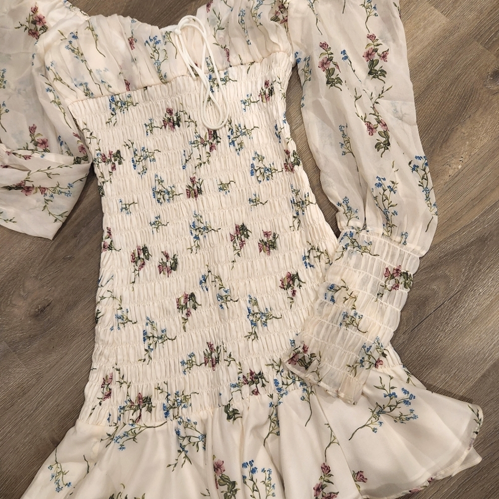 Summer Vintage-femme Smocked Ruffled Mini Dress